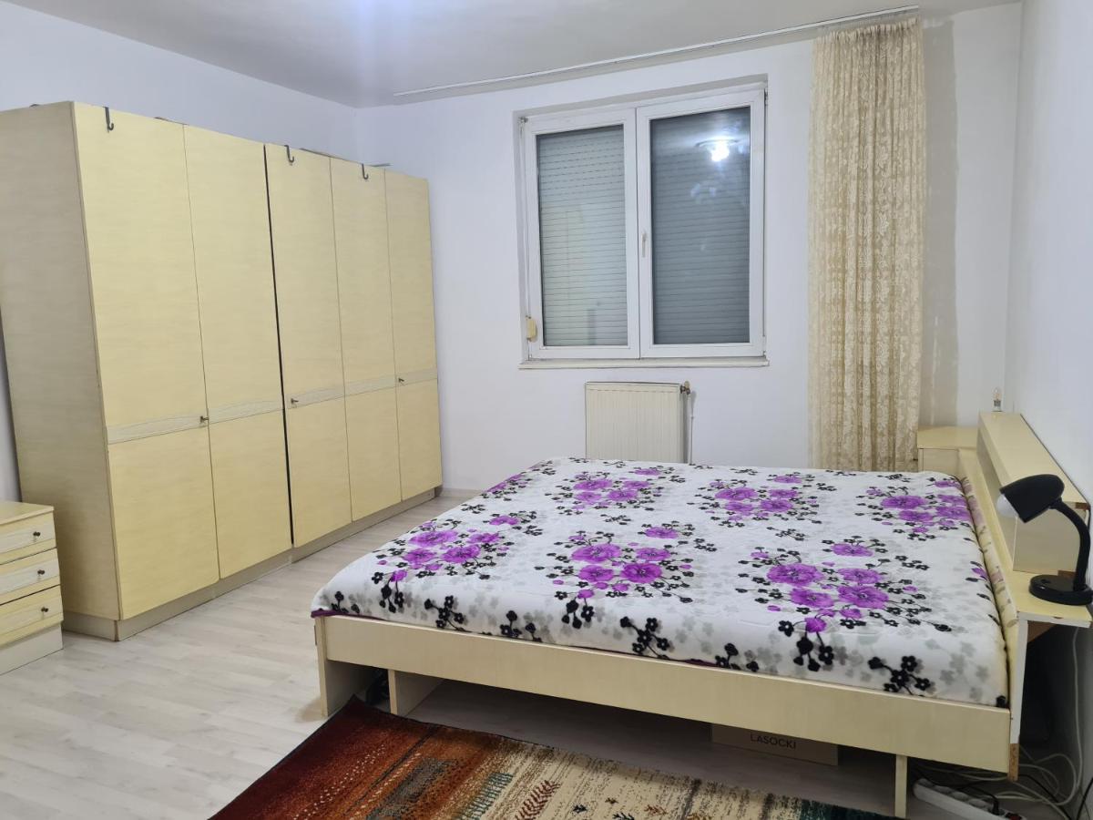 Apartament Primitor Si Convenabil Pentru Buzunarul Tau Appartement Oradea Buitenkant foto