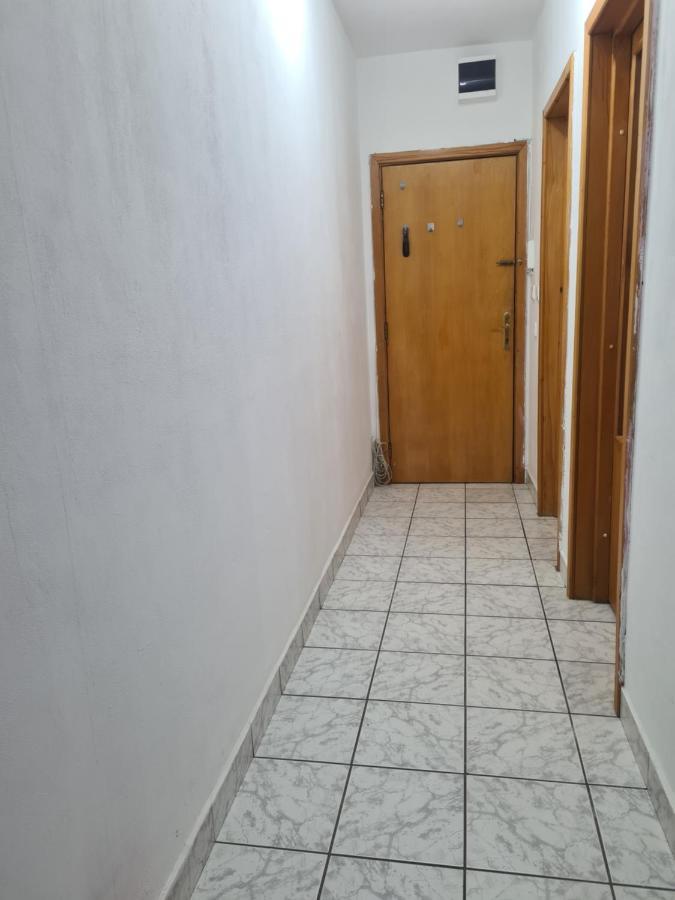 Apartament Primitor Si Convenabil Pentru Buzunarul Tau Appartement Oradea Buitenkant foto