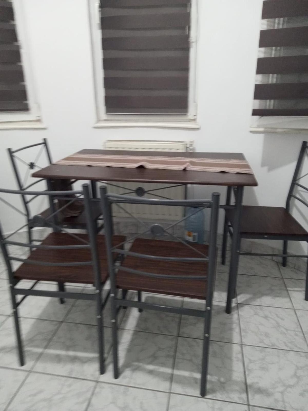 Apartament Primitor Si Convenabil Pentru Buzunarul Tau Appartement Oradea Buitenkant foto